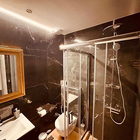 Port Twins Suites No1 Piraeus Ngoại thất bức ảnh