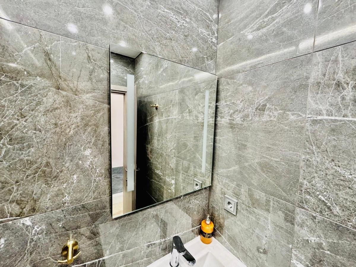 Port Twins Suites No1 Piraeus Ngoại thất bức ảnh