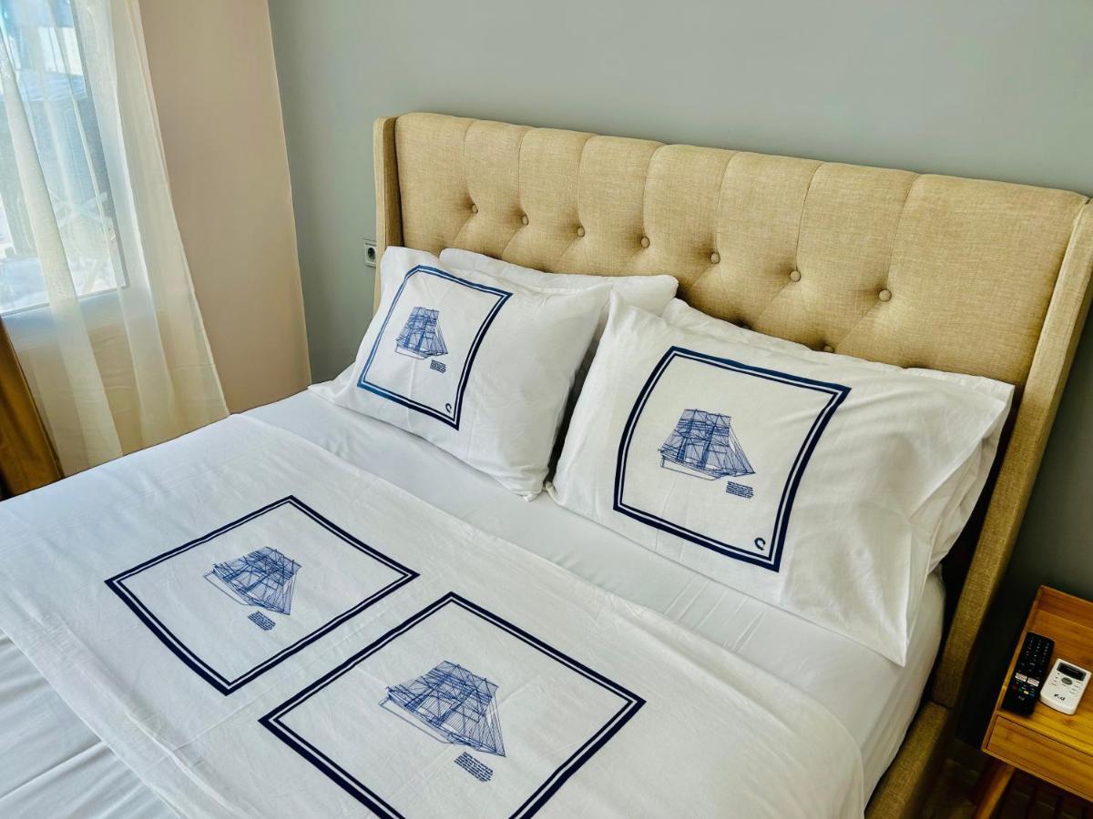 Port Twins Suites No1 Piraeus Ngoại thất bức ảnh