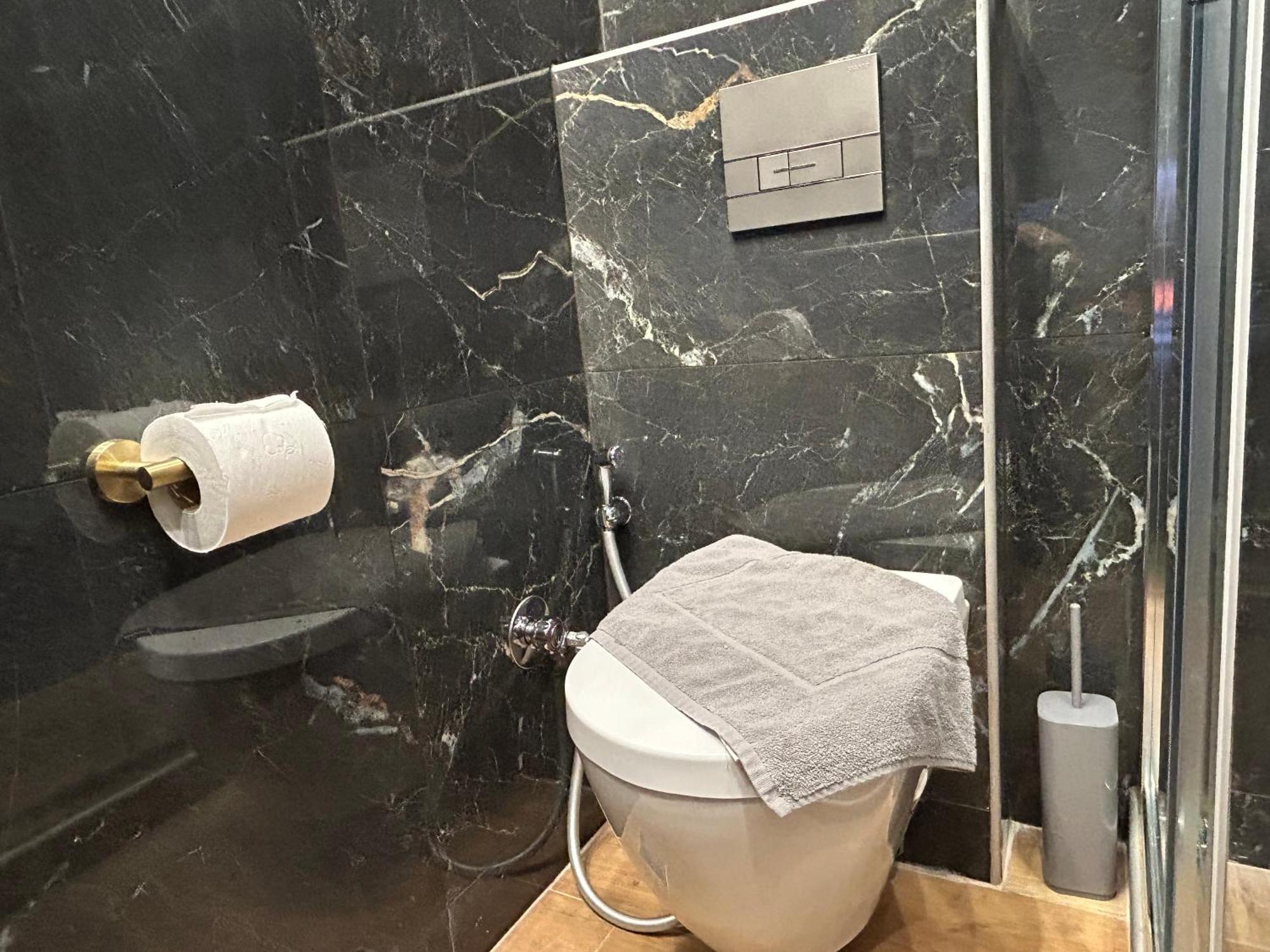 Port Twins Suites No1 Piraeus Ngoại thất bức ảnh
